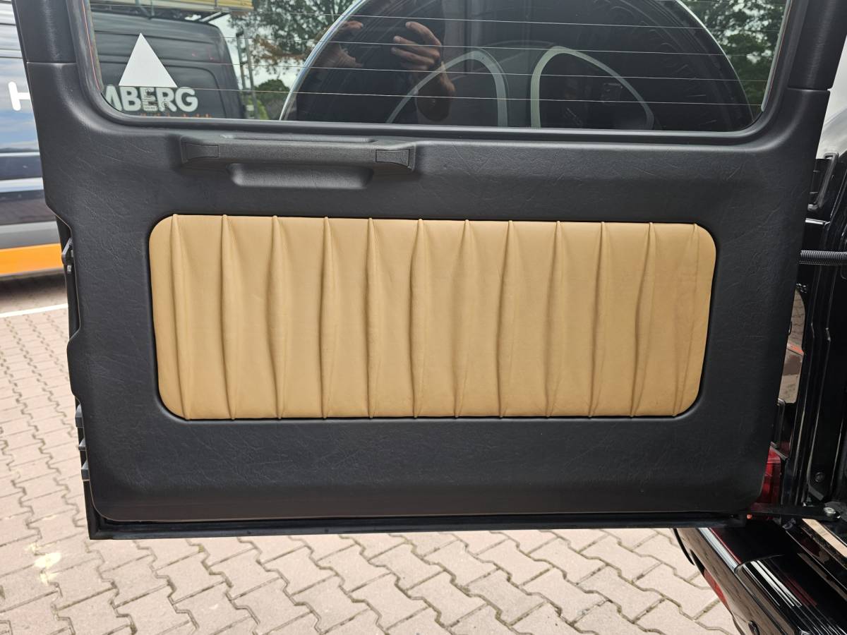 Mercedes-Benz G-Klasse Mercedes-Benz G-klasse 350 BLUETEC 211PK | Distronic | Schuif/kantel dak | Designo | Stoelverwarming/verkoeling | Stuurverw. | Trekhaak | Elek. stoelen + memory | Camera | Standverwarming | Grijs kenteken | Vol |