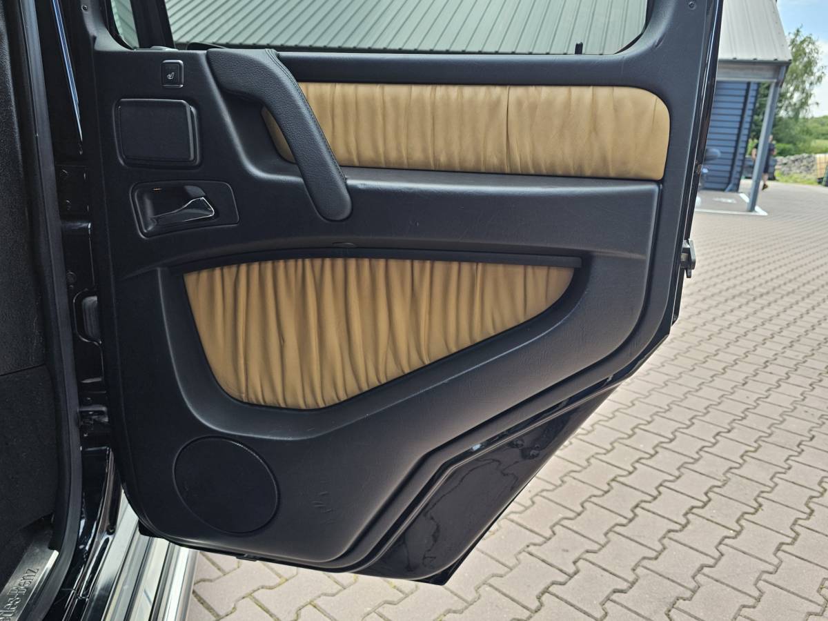 Mercedes-Benz G-Klasse Mercedes-Benz G-klasse 350 BLUETEC 211PK | Distronic | Schuif/kantel dak | Designo | Stoelverwarming/verkoeling | Stuurverw. | Trekhaak | Elek. stoelen + memory | Camera | Standverwarming | Grijs kenteken | Vol |