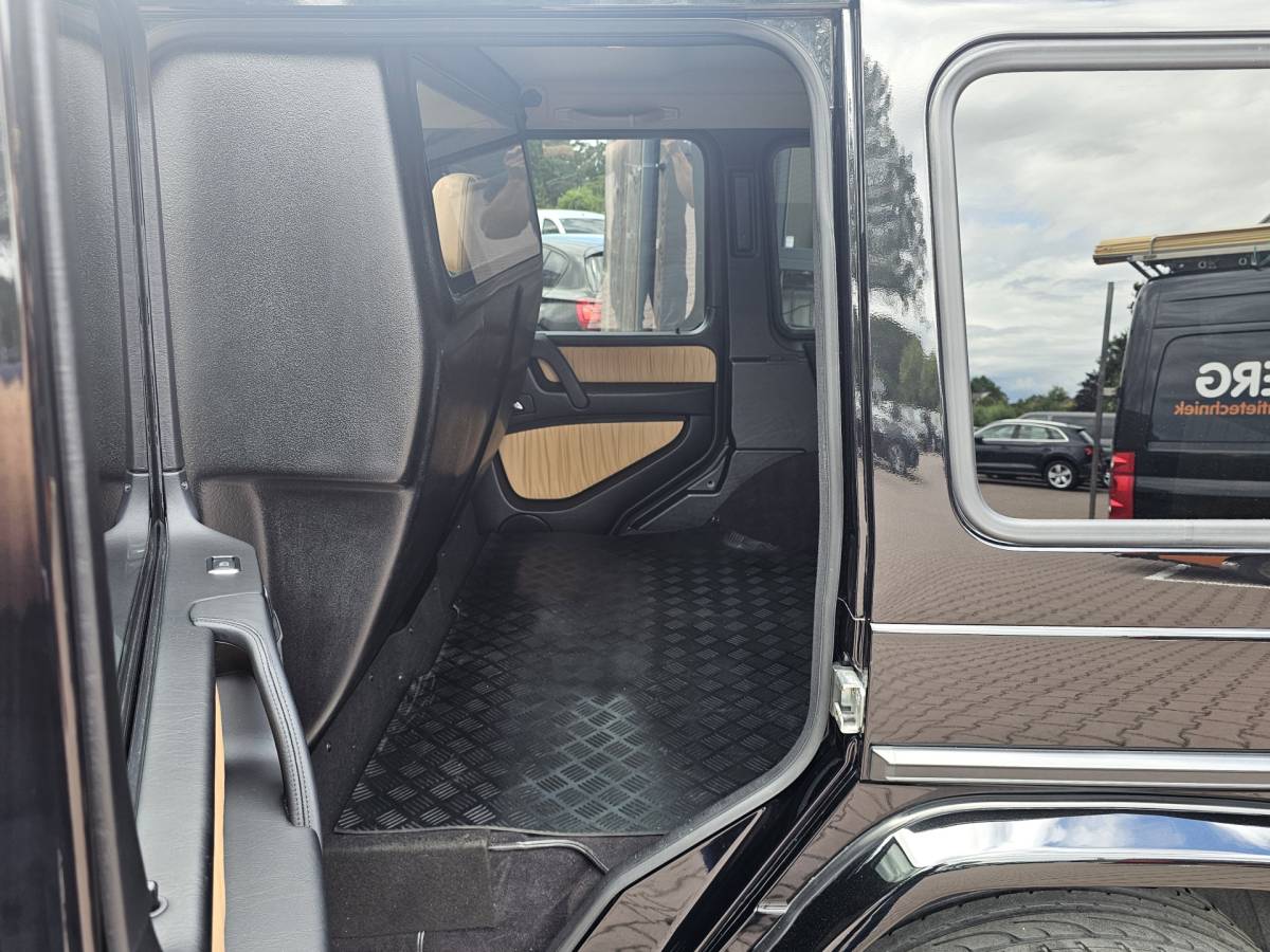 Mercedes-Benz G-Klasse Mercedes-Benz G-klasse 350 BLUETEC 211PK | Distronic | Schuif/kantel dak | Designo | Stoelverwarming/verkoeling | Stuurverw. | Trekhaak | Elek. stoelen + memory | Camera | Standverwarming | Grijs kenteken | Vol |