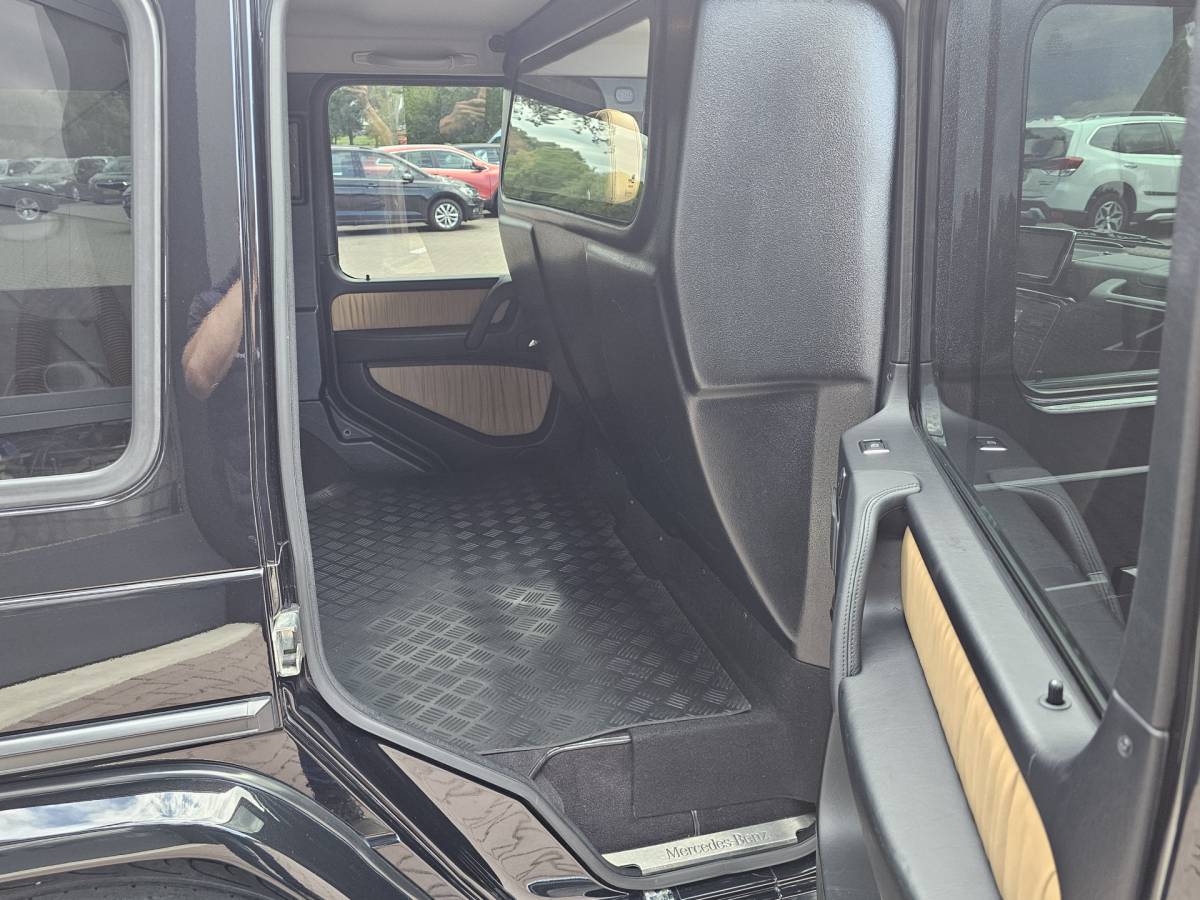 Mercedes-Benz G-Klasse Mercedes-Benz G-klasse 350 BLUETEC 211PK | Distronic | Schuif/kantel dak | Designo | Stoelverwarming/verkoeling | Stuurverw. | Trekhaak | Elek. stoelen + memory | Camera | Standverwarming | Grijs kenteken | Vol |