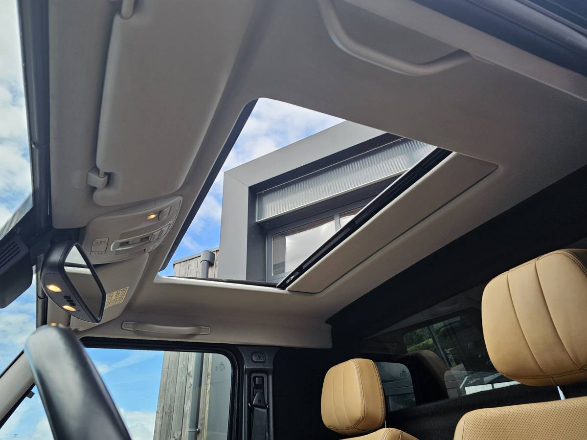 Mercedes-Benz G-Klasse Mercedes-Benz G-klasse 350 BLUETEC 211PK | Distronic | Schuif/kantel dak | Designo | Stoelverwarming/verkoeling | Stuurverw. | Trekhaak | Elek. stoelen + memory | Camera | Standverwarming | Grijs kenteken | Vol |