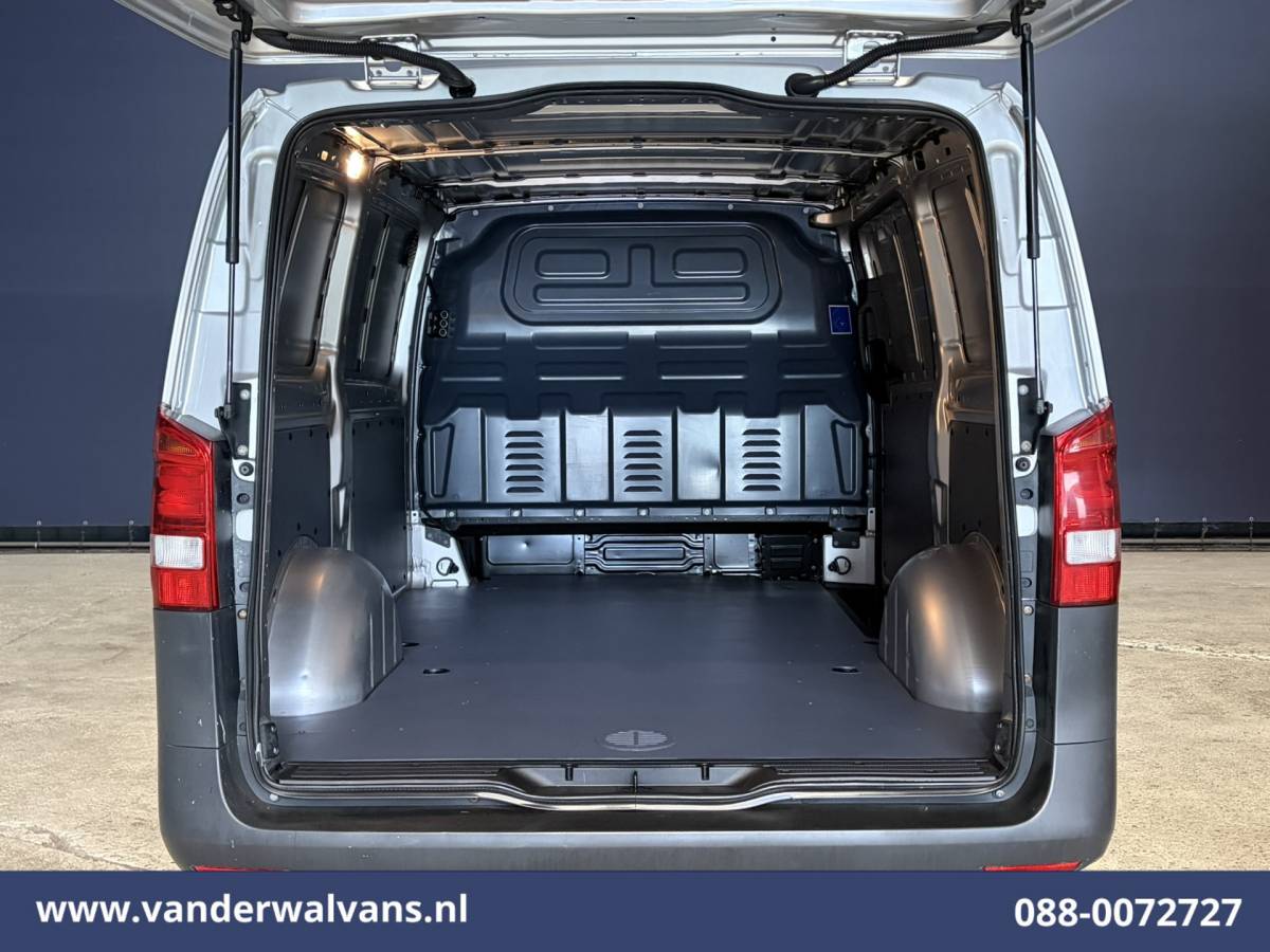 Mercedes-Benz Vito Mercedes-Benz Vito 116 CDI 164pk L2H1 Euro6 Airco | Camera | Navigatie | Cruisecontrol | Stoelverwarming Bijrijdersbank, Achterklep