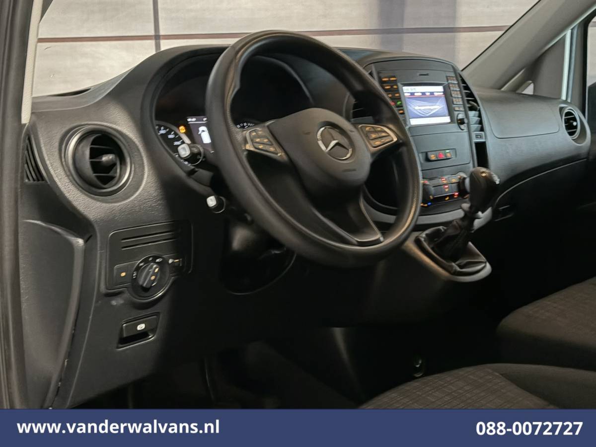 Mercedes-Benz Vito Mercedes-Benz Vito 116 CDI 164pk L2H1 Euro6 Airco | Camera | Navigatie | Cruisecontrol | Stoelverwarming Bijrijdersbank, Achterklep