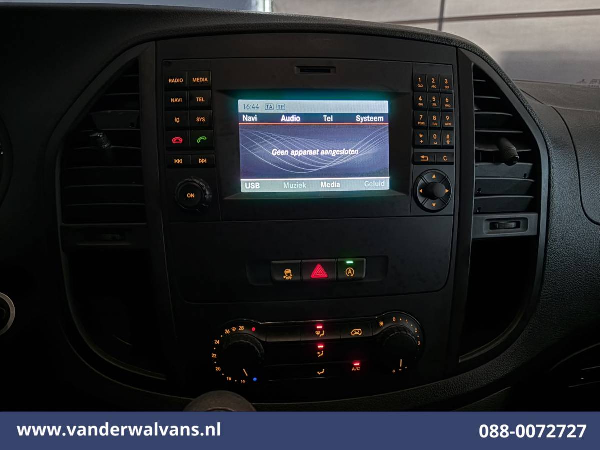 Mercedes-Benz Vito Mercedes-Benz Vito 116 CDI 164pk L2H1 Euro6 Airco | Camera | Navigatie | Cruisecontrol | Stoelverwarming Bijrijdersbank, Achterklep