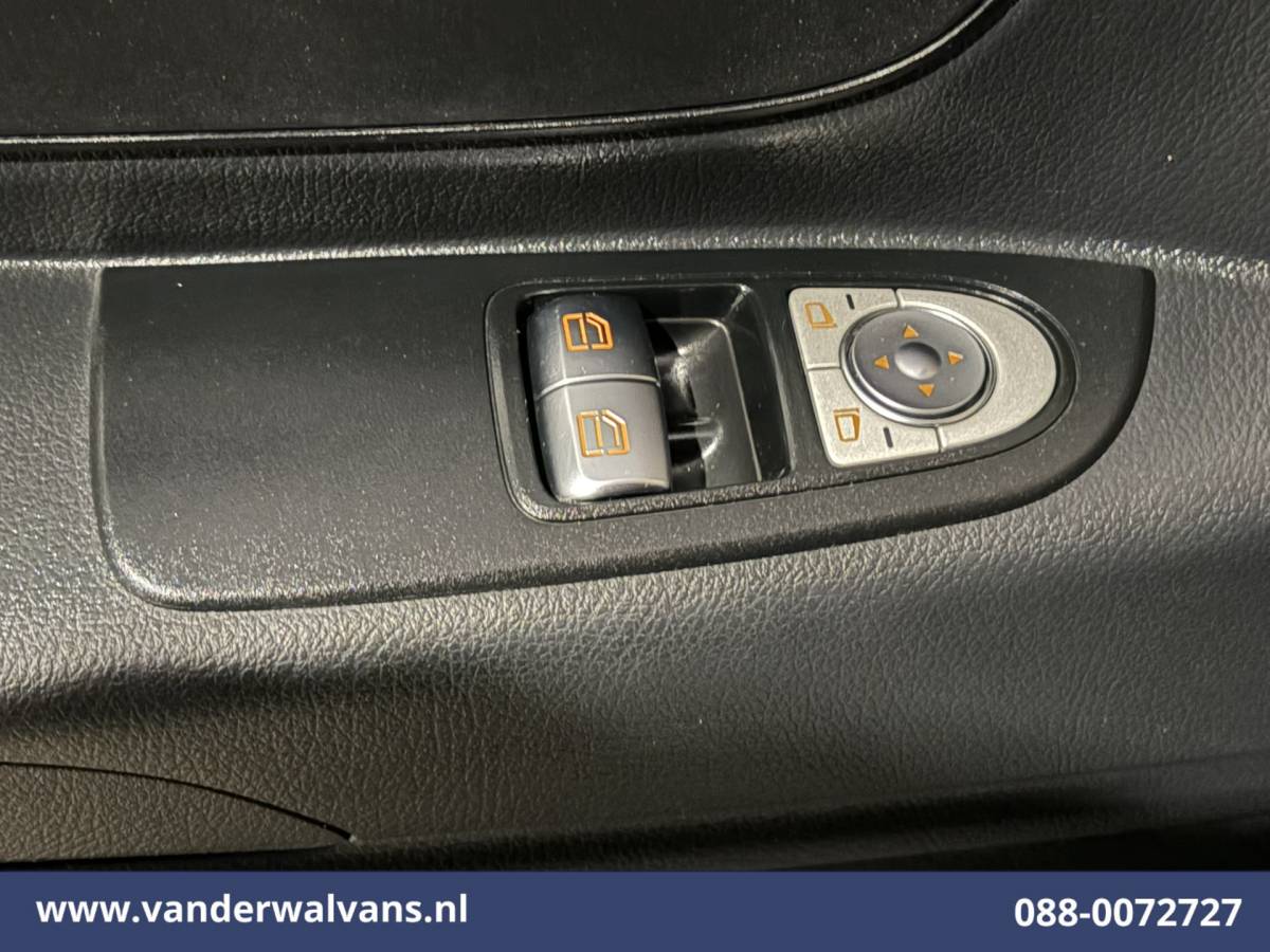 Mercedes-Benz Vito Mercedes-Benz Vito 116 CDI 164pk L2H1 Euro6 Airco | Camera | Navigatie | Cruisecontrol | Stoelverwarming Bijrijdersbank, Achterklep