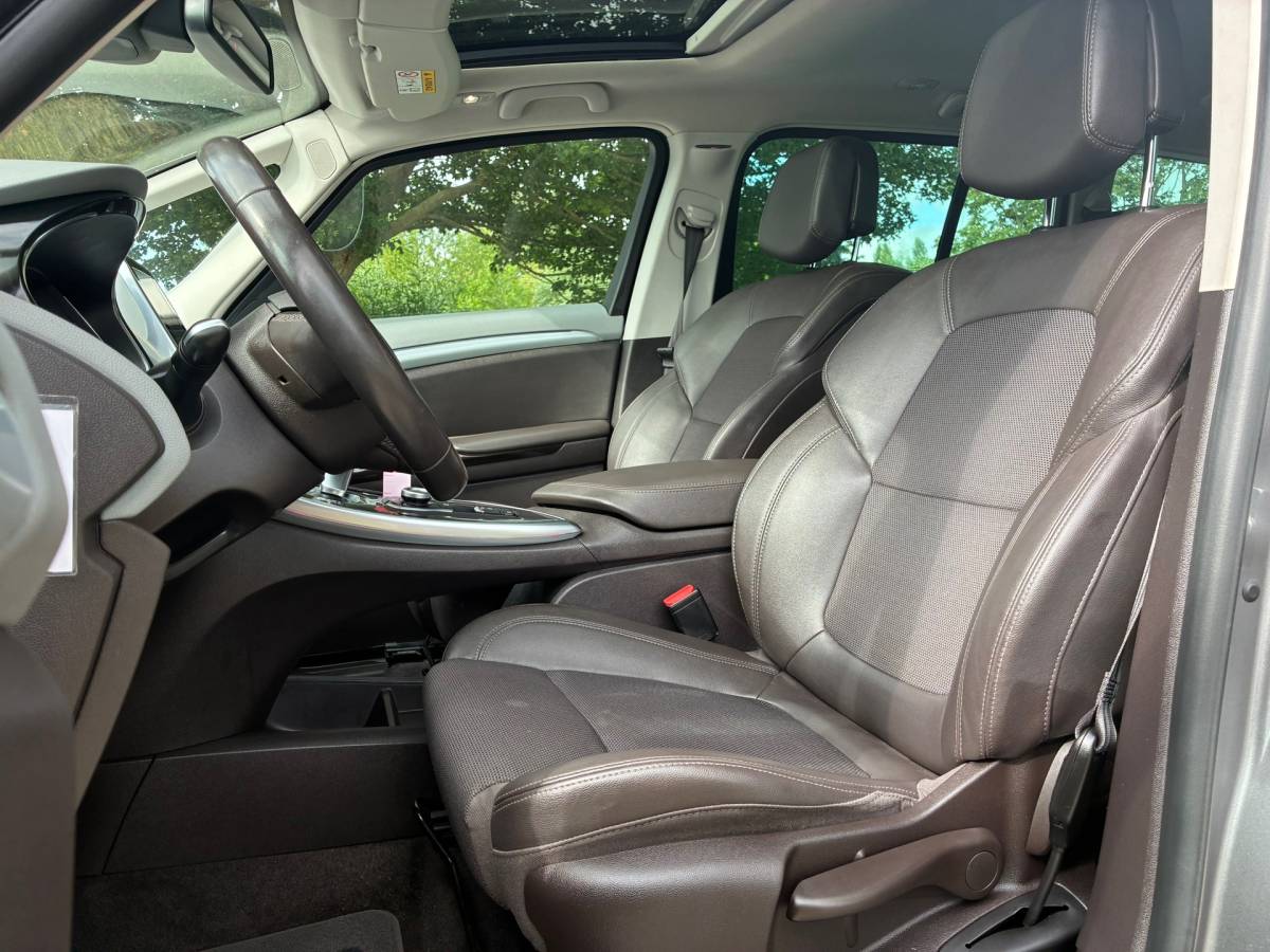 Renault Espace Renault Espace 1.6 dCi Dynamique 7p. | Automaat + Schuif/kantel dak + Clima + Cruise nu € 7.975,-!!!