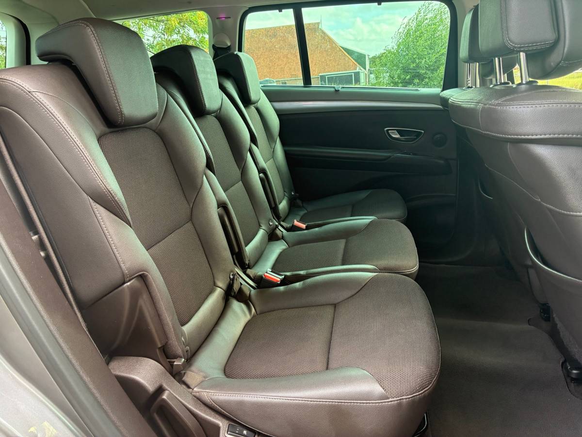 Renault Espace Renault Espace 1.6 dCi Dynamique 7p. | Automaat + Schuif/kantel dak + Clima + Cruise nu € 7.975,-!!!