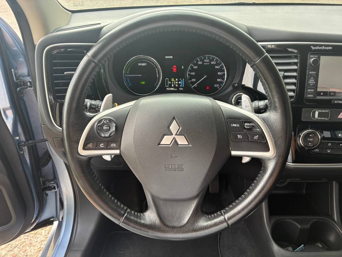 Mitsubishi Outlander Mitsubishi Outlander 2.0 PHEV Executive Edition | Half leder + Clima + Cruise nu € 9.975,-!!!