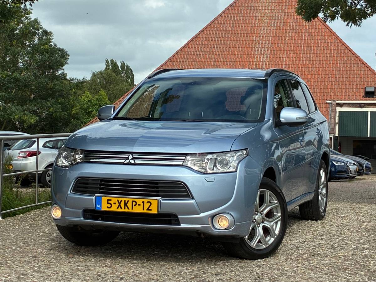 Mitsubishi Outlander Mitsubishi Outlander 2.0 PHEV Executive Edition | Half leder + Clima + Cruise nu € 9.975,-!!!