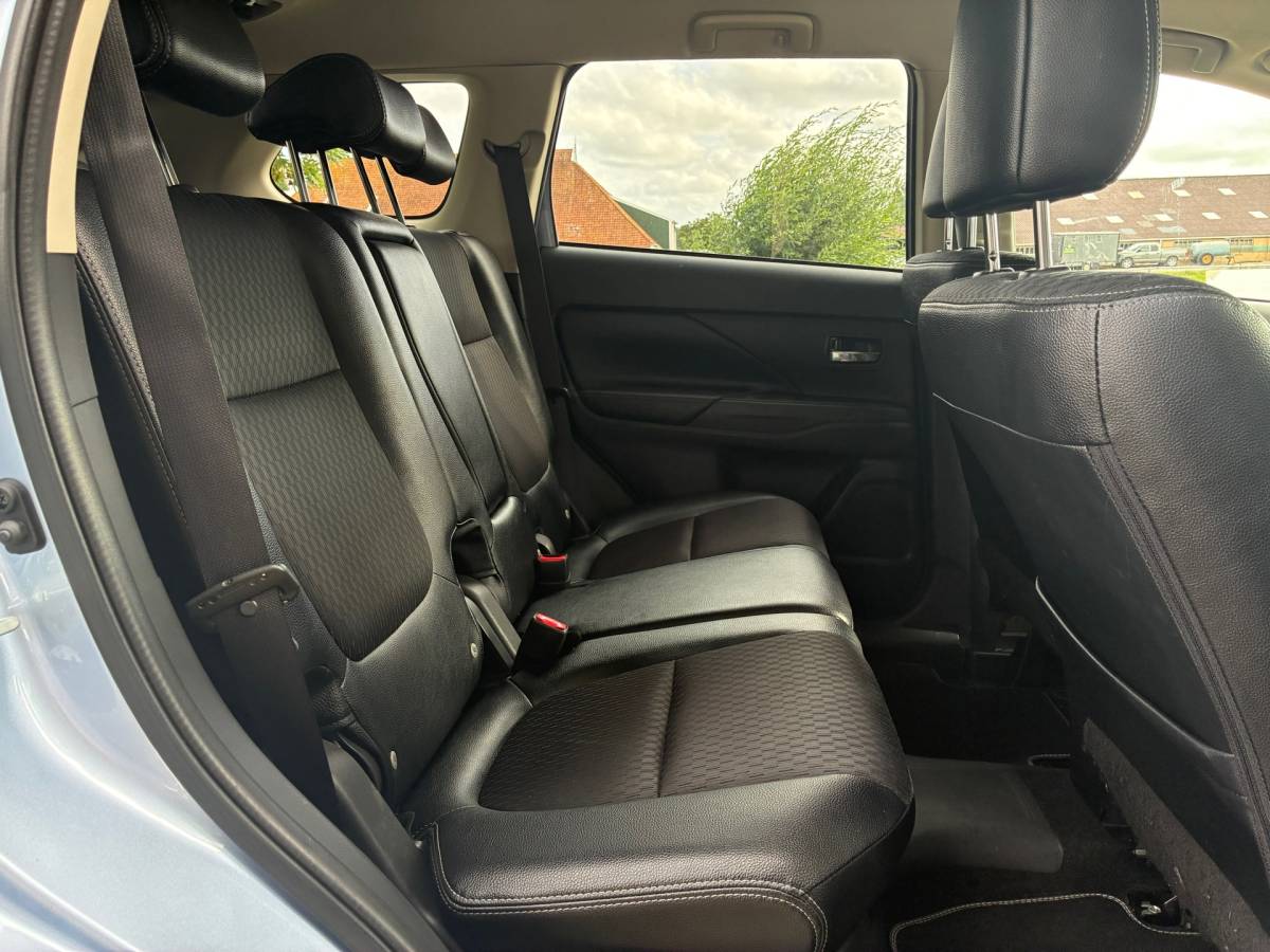 Mitsubishi Outlander Mitsubishi Outlander 2.0 PHEV Executive Edition | Half leder + Clima + Cruise nu € 9.975,-!!!