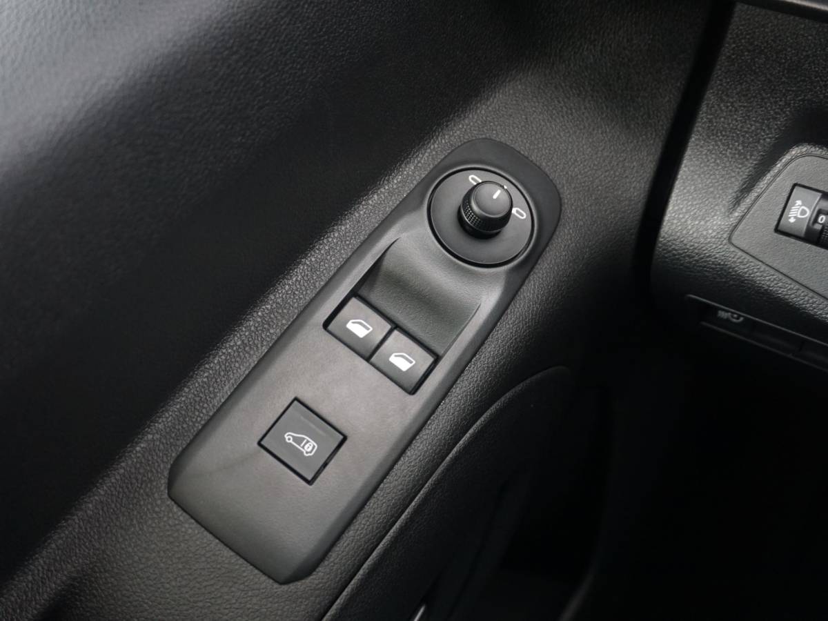 Opel Combo-e Opel Combo Electric L2 50kWh | 0% rente | camera | Apple Carplay/Android Auto  | laadruimtebetimmering | Comfort stoelen | rijklaarprijs