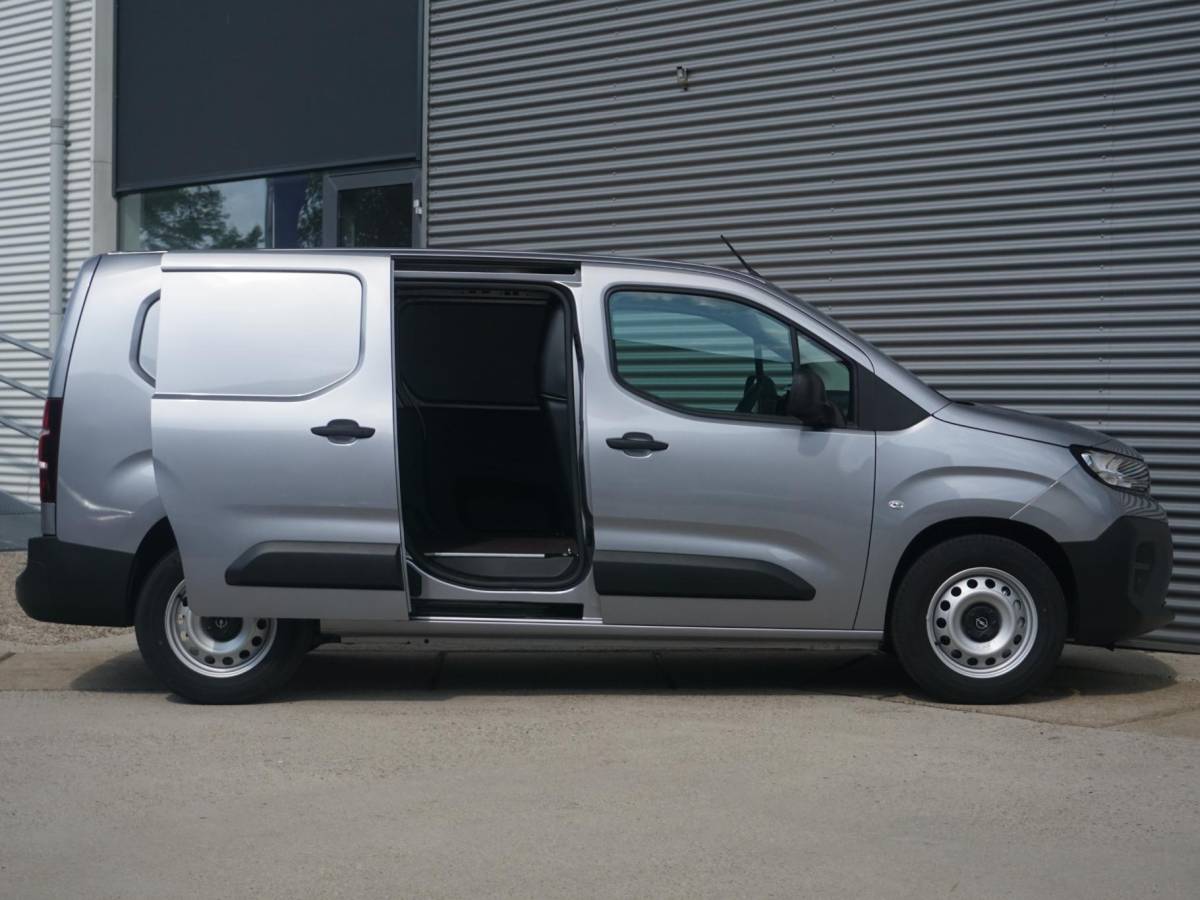 Opel Combo-e Opel Combo Electric L2 50kWh | camera | Apple Carplay/Android Auto  | laadruimtebetimmering | Comfort stoelen | rijklaarprijs