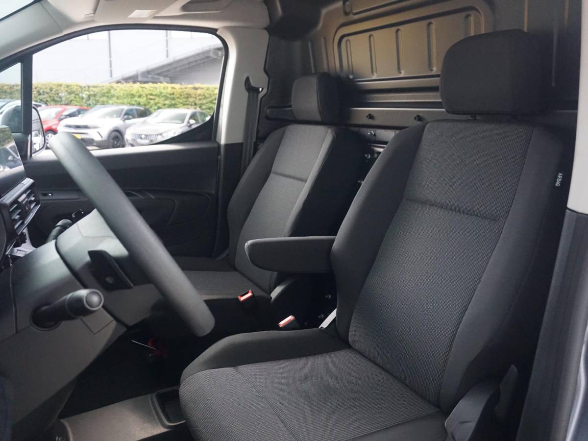 Opel Combo-e Opel Combo Electric L2 50kWh | camera | Apple Carplay/Android Auto  | laadruimtebetimmering | Comfort stoelen | rijklaarprijs