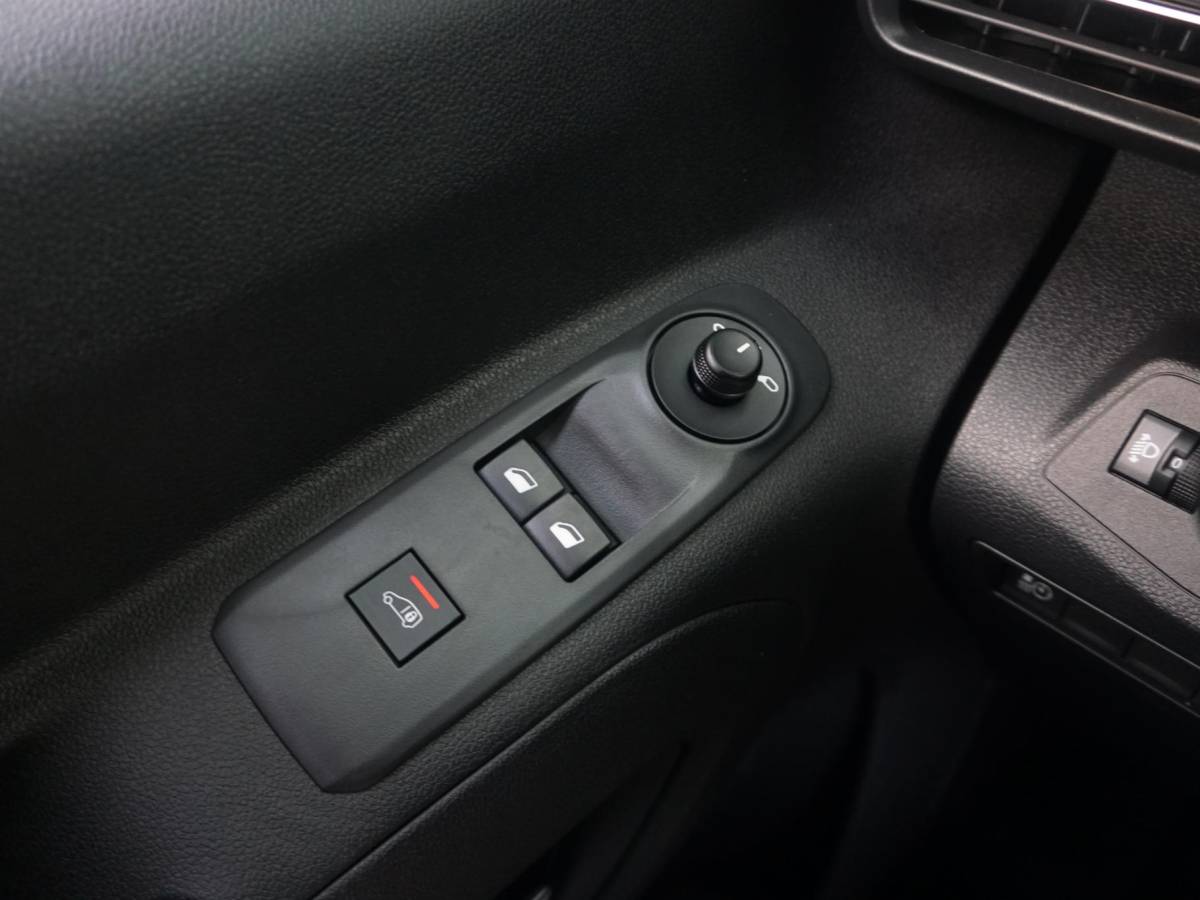 Opel Combo-e Opel Combo Electric L2 50kWh | 0% rente | camera | Apple Carplay/Android Auto  | laadruimtebetimmering | Comfort stoelen | rijklaarprijs