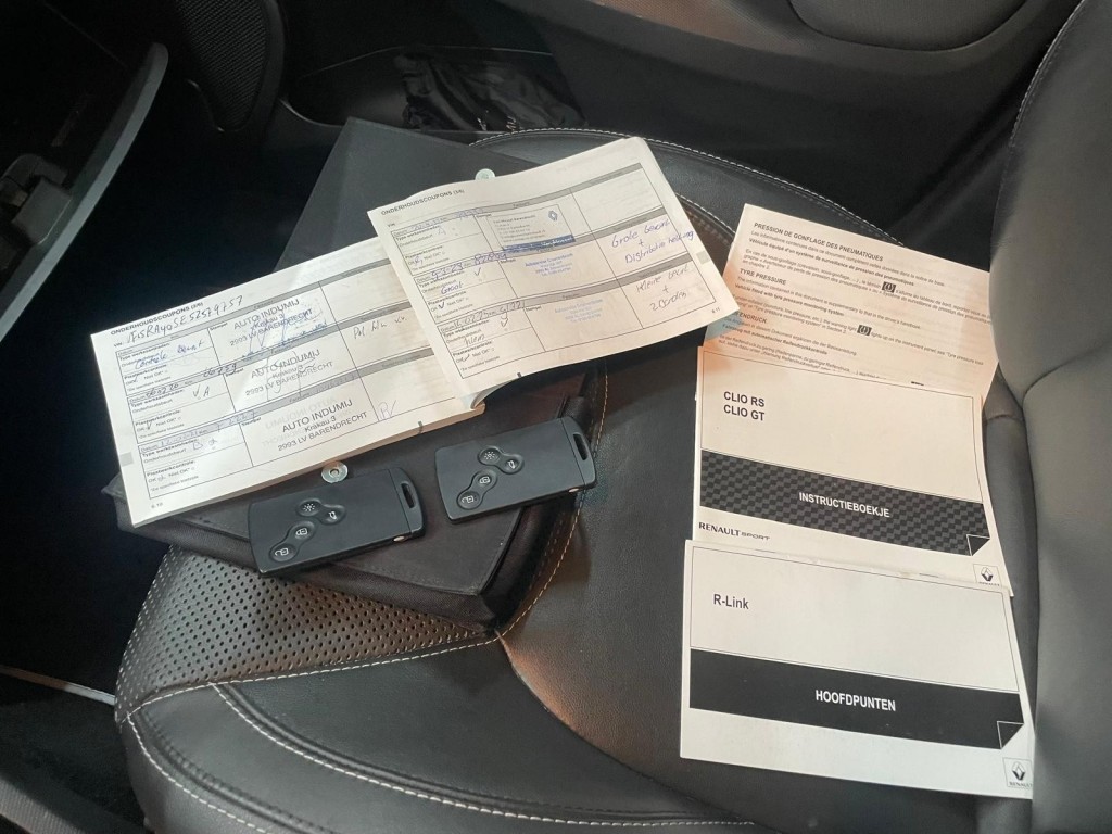 Renault Clio Renault Clio 1.2 GT R-Link Automaat  (Distributie vervangen!) Zeer nette auto!