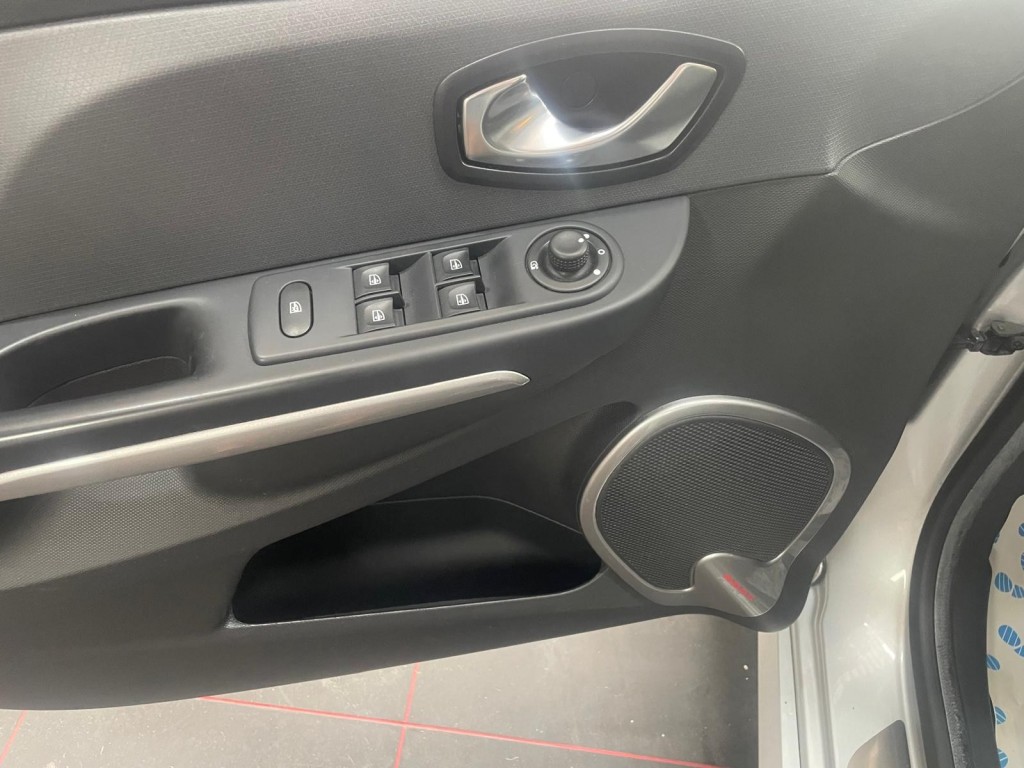 Renault Clio Renault Clio 1.2 GT R-Link Automaat  (Distributie vervangen!) Zeer nette auto!