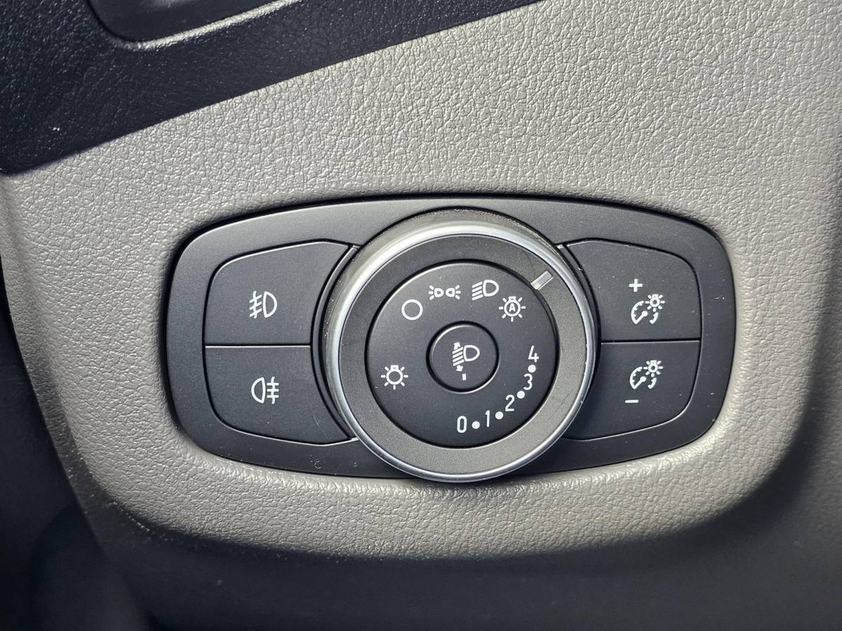 Ford Transit Connect Ford Transit Connect 1.5 EcoBlue L2 Trend 3 zitplaatsen | Navigatie | Achteruitrijcamera | Cruise control | Originele zomerset wordt nog gemonteerd