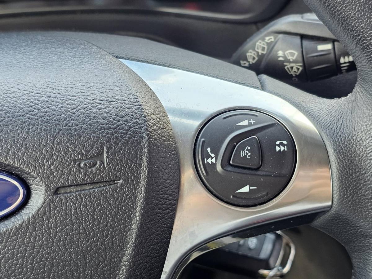 Ford Transit Connect Ford Transit Connect 1.5 EcoBlue L2 Trend 3 zitplaatsen | Navigatie | Achteruitrijcamera | Cruise control | Originele zomerset wordt nog gemonteerd