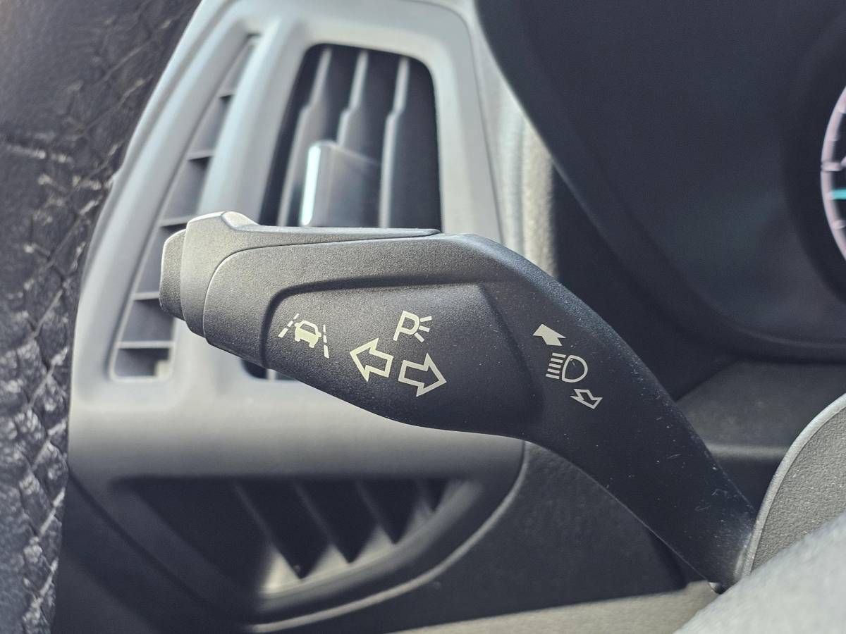 Ford Transit Connect Ford Transit Connect 1.5 EcoBlue L2 Trend 3 zitplaatsen | Navigatie | Achteruitrijcamera | Cruise control | Originele zomerset wordt nog gemonteerd