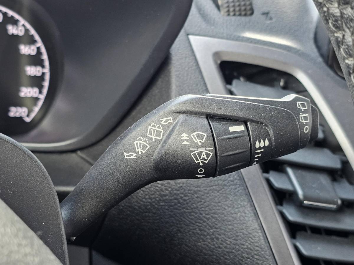 Ford Transit Connect Ford Transit Connect 1.5 EcoBlue L2 Trend 3 zitplaatsen | Navigatie | Achteruitrijcamera | Cruise control | Originele zomerset wordt nog gemonteerd