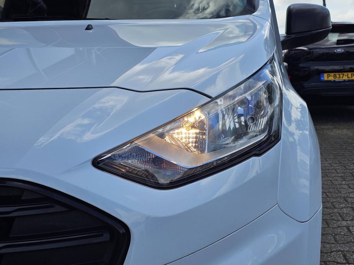 Ford Transit Connect Ford Transit Connect 1.5 EcoBlue L2 Trend 3 zitplaatsen | Navigatie | Achteruitrijcamera | Cruise control | Originele zomerset wordt nog gemonteerd