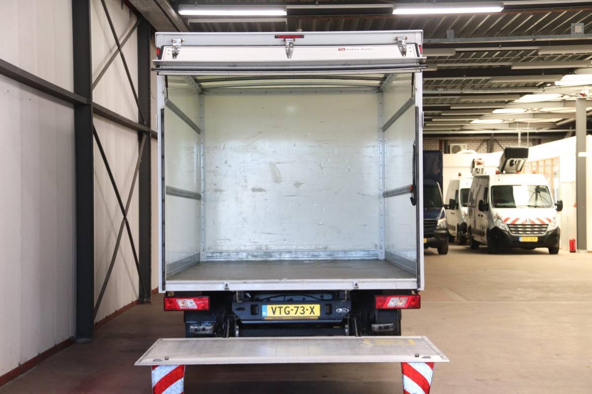 Ford Transit Ford Transit 2.0 TDCI BAKWAGEN MET LAADKLEP EURO 6