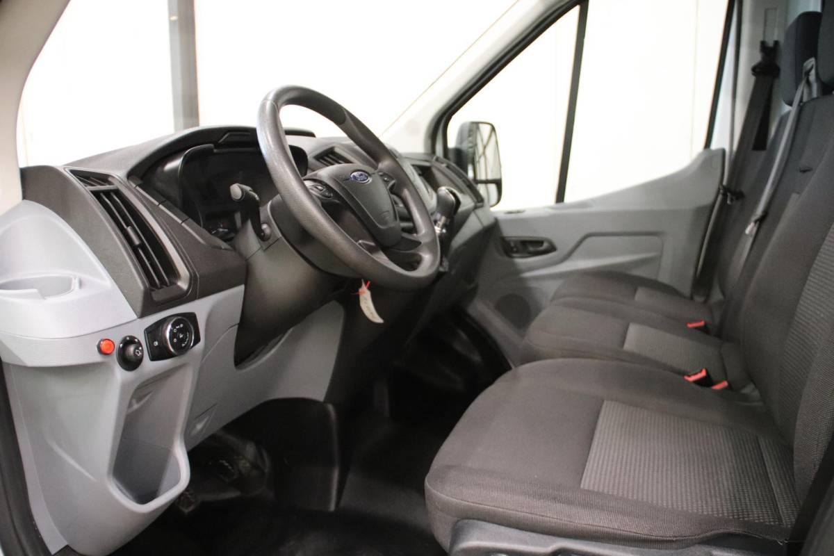 Ford Transit Ford Transit 2.0 TDCI BAKWAGEN MET LAADKLEP EURO 6