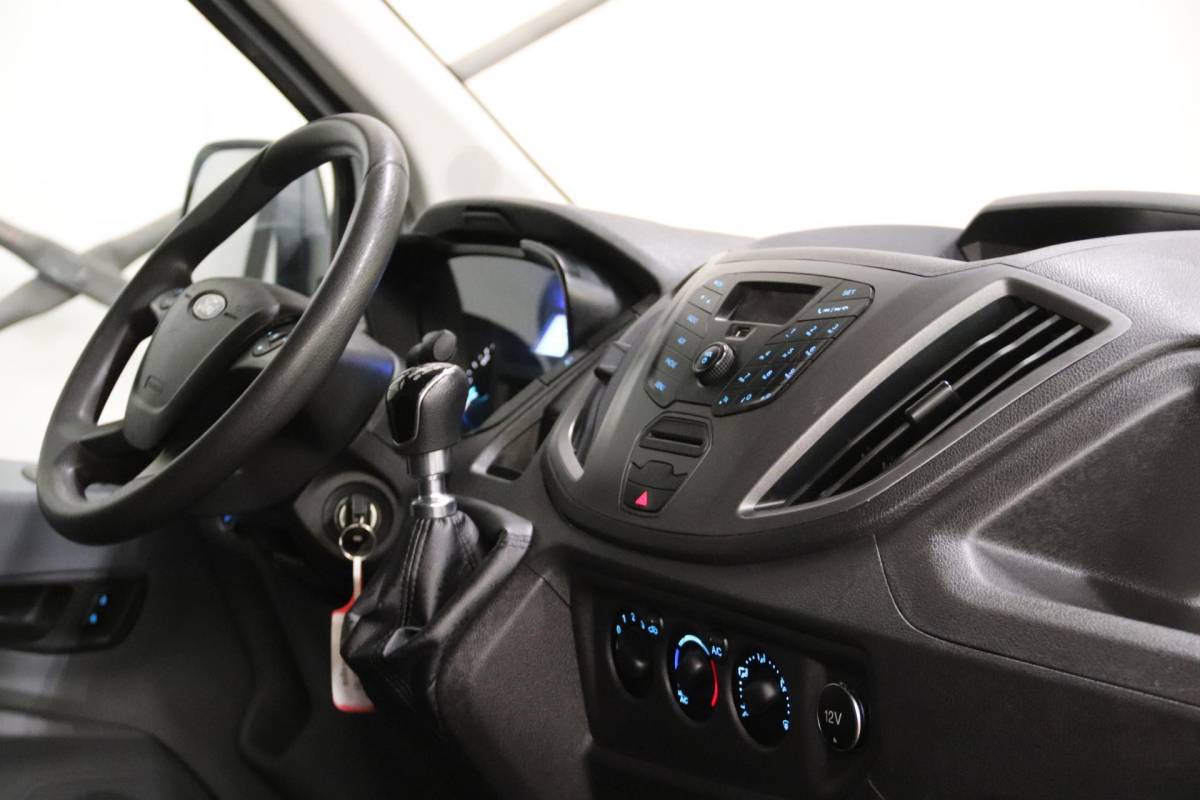 Ford Transit Ford Transit 2.0 TDCI BAKWAGEN MET LAADKLEP EURO 6