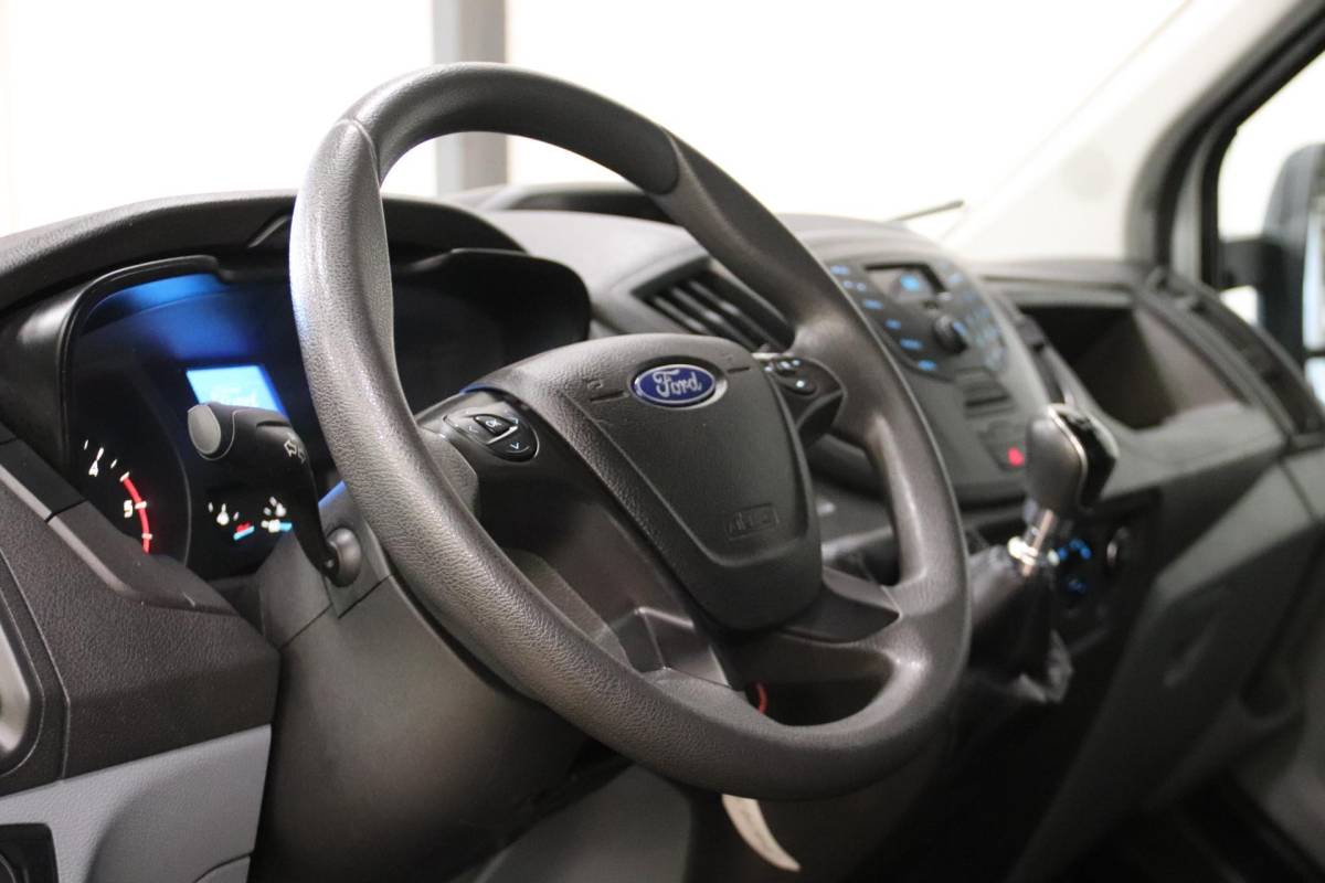 Ford Transit Ford Transit 2.0 TDCI BAKWAGEN MET LAADKLEP EURO 6