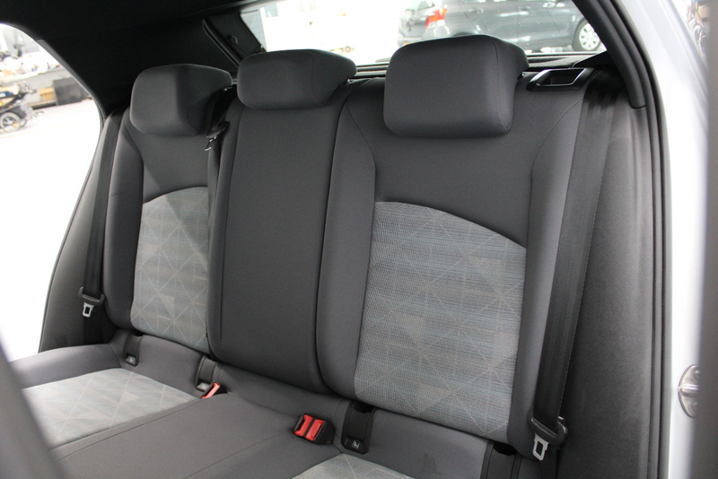 Volkswagen ID.3 Volkswagen ID.3 Pro 58 kWh 146PK, RIJKLAAR | SOH 95% |  STUUR/STOELVERWARMING | SFEERVERLICHTING | CARPLAY