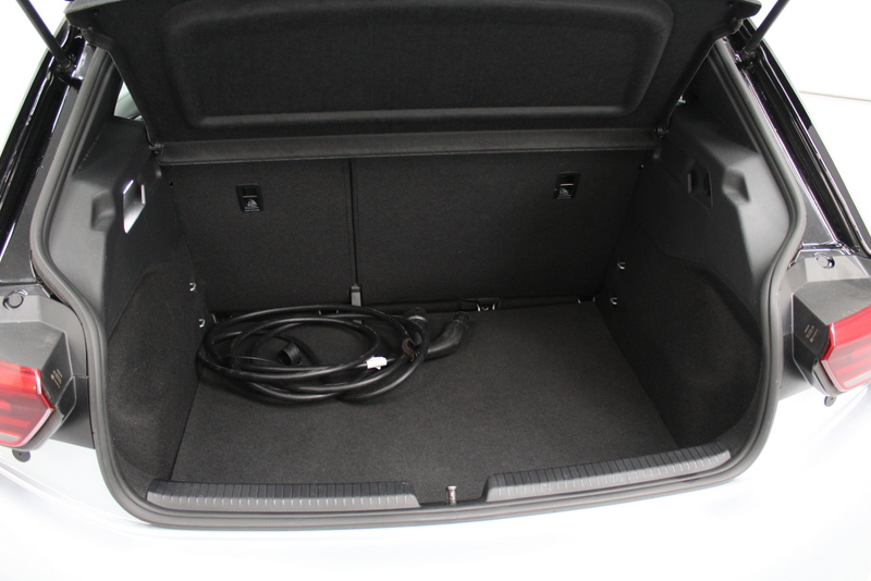 Volkswagen ID.3 Volkswagen ID.3 Pro 58 kWh 146PK, RIJKLAAR | SOH 95% |  STUUR/STOELVERWARMING | SFEERVERLICHTING | CARPLAY