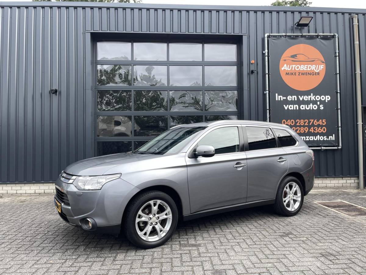 Mitsubishi Outlander Mitsubishi Outlander 2.0 Instyle AUT. 7-PEROONS|LEER|TREKHAAK|CAMERA|SCHUIFDAK|STOELVERWARMING|ROCKFORD FOSGATE