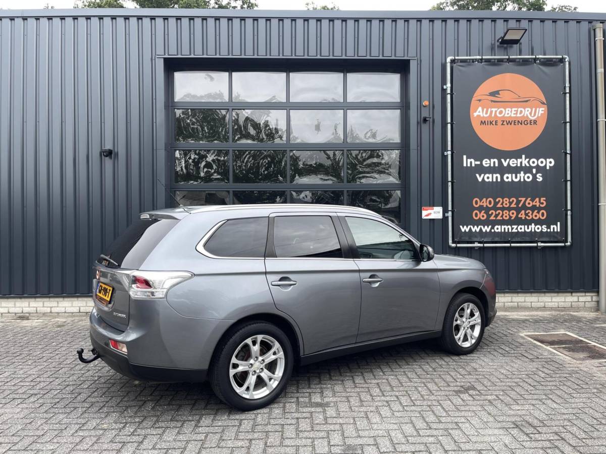 Mitsubishi Outlander Mitsubishi Outlander 2.0 Instyle AUT. 7-PEROONS|LEER|TREKHAAK|CAMERA|SCHUIFDAK|STOELVERWARMING|ROCKFORD FOSGATE