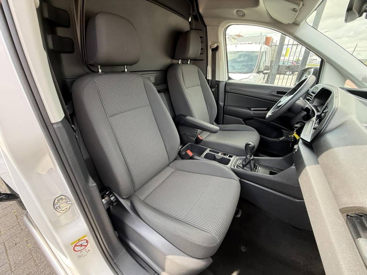 Volkswagen Caddy Volkswagen Caddy Cargo 2.0 TDI Comfort Camera, PDC, Armsteun Carplay