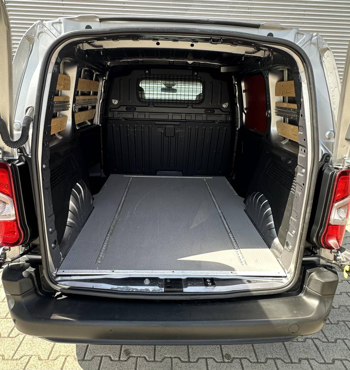 Peugeot Partner Peugeot Partner 1.5 BlueHDI MARGE BTW VRIJ Navi|Cruise|Airco