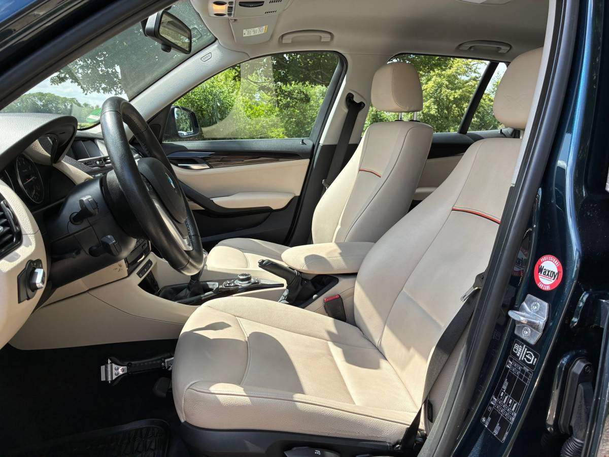 BMW X1 BMW X1 SDrive20i Upgrade Edition | Navi + Leder + Cruise Nu € 9.975,-!!!