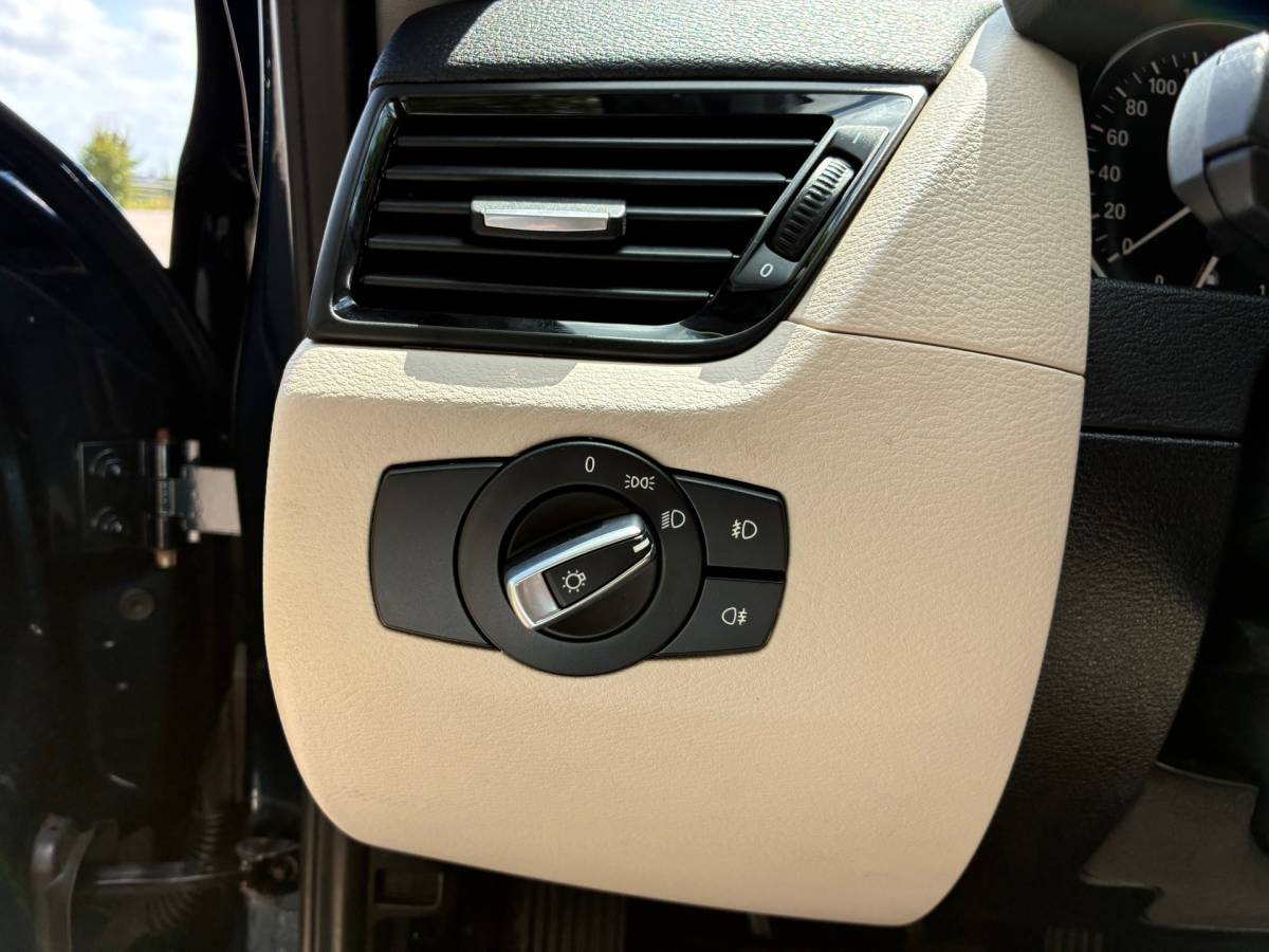 BMW X1 BMW X1 SDrive20i Upgrade Edition | Navi + Leder + Cruise Nu € 9.975,-!!!