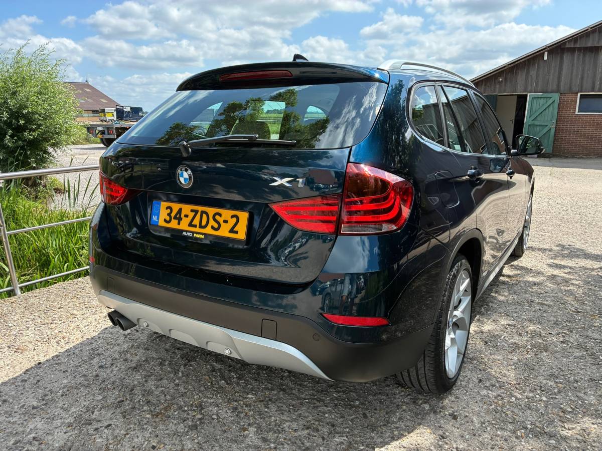 BMW X1 BMW X1 SDrive20i Upgrade Edition | Navi + Leder + Cruise Nu € 9.975,-!!!