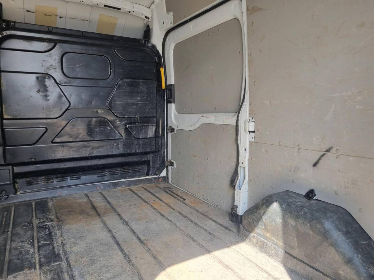 Ford Transit Ford Transit 2.0 TDCI L2H2 Airco Cruise 130pk 2750kg trek