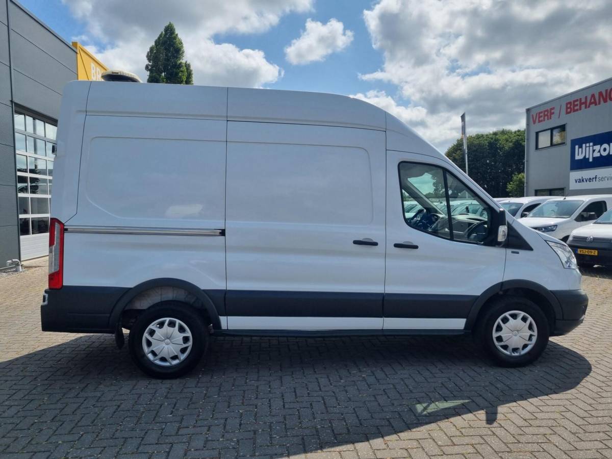 Ford Transit Ford Transit 2.0 TDCI L2H2 Airco Cruise 130pk 2750kg trek
