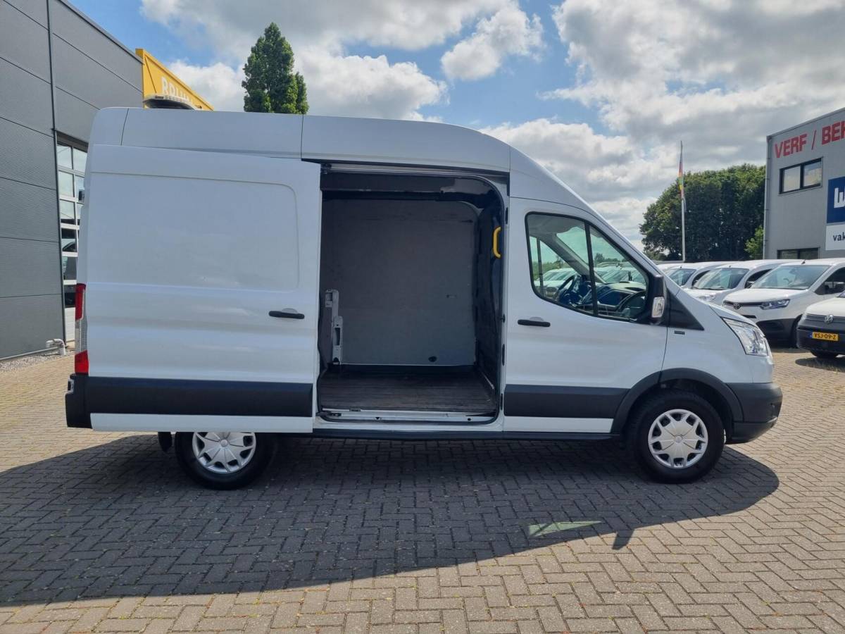 Ford Transit Ford Transit 2.0 TDCI L2H2 Airco Cruise 130pk 2750kg trek