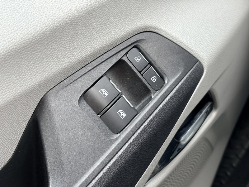 Maxus eDeliver9 Maxus eDeliver 9 89 kWh 204PK L3H2 Elektrische Koelwagen Vriezer Dual Thermo King -22°C/22°C Camera Cruise Control Apple Carplay Parkeersensoren Koel Koeler Kühl Kühler Kühlwagen Kühlkasten Frigo Vries