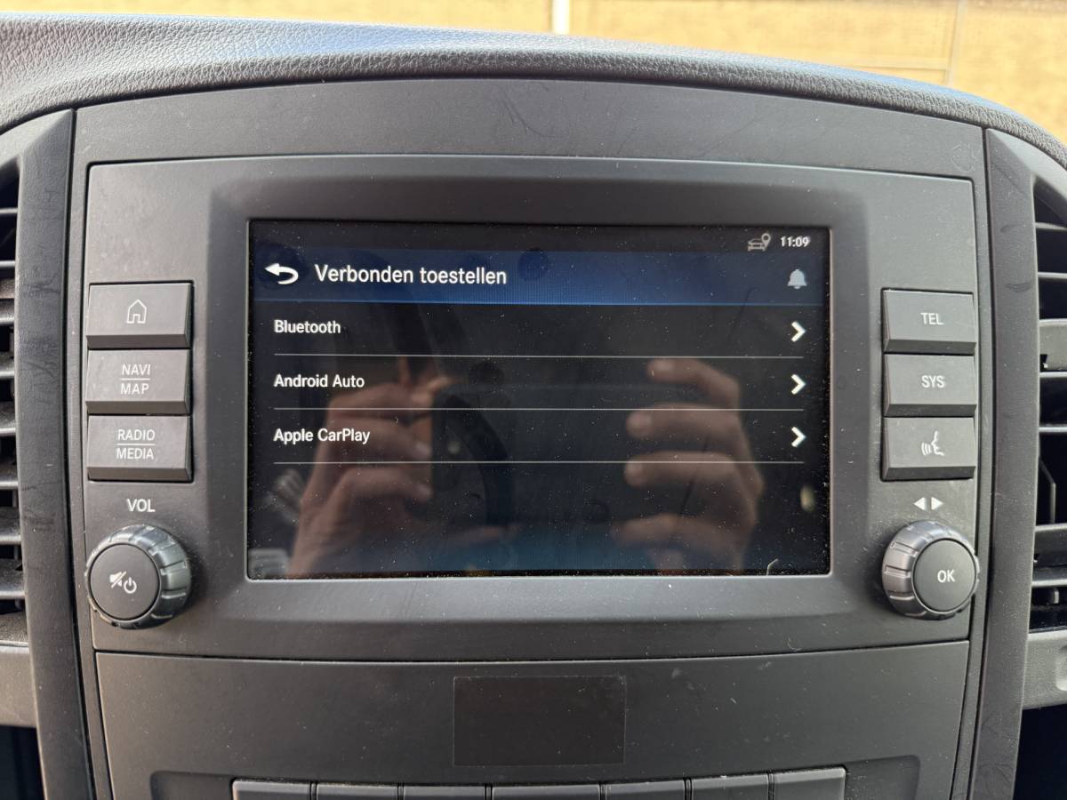 Mercedes-Benz eVito Mercedes-Benz eVito 112 66 kWh 280km WLTP 97% (SOH) Snelladen L2H1 Climate Control Cruise Control Carplay Camera Stoelverwarming