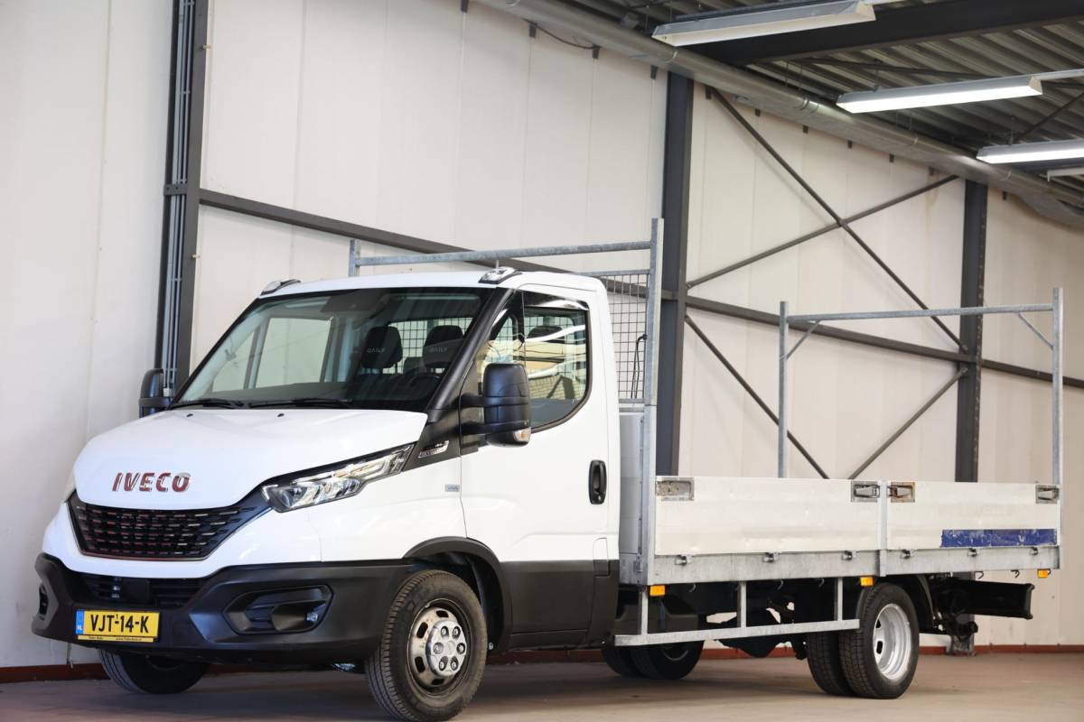 Iveco Daily Iveco Daily 35C18H 3.0 AUTOMAAT TREKHAAK OPEN LAADBAK