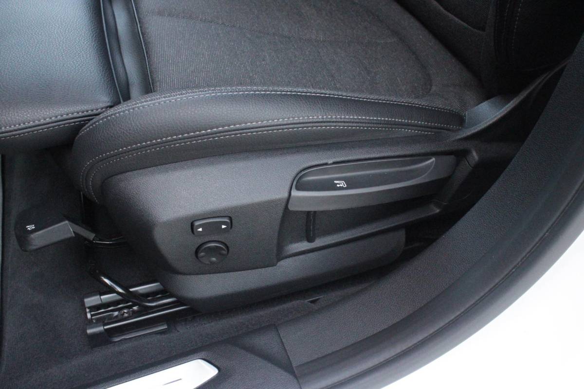 BMW 1 Serie BMW 1-serie 116i AUTOMAAT HIGH EXECUTIVE | DRAADLOZE APPLE CARPLAY/ANDROID AUTO | NAVIGATIE | PARKEERSENSOREN VOOR + ACHTER | SHADOW LINE | STOEL VERWARMING | CRUISE CONTROL | DAB+ RADIO | 17″ LICHTMETALEN VELGEN | DRAADLOZE TELEFOONLADER |