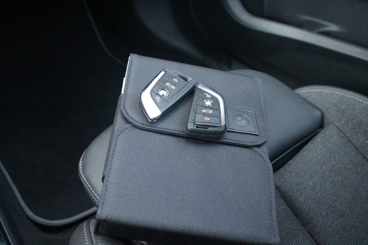 BMW 1 Serie BMW 1-serie 116i AUTOMAAT HIGH EXECUTIVE | DRAADLOZE APPLE CARPLAY/ANDROID AUTO | NAVIGATIE | PARKEERSENSOREN VOOR + ACHTER | SHADOW LINE | STOEL VERWARMING | CRUISE CONTROL | DAB+ RADIO | 17″ LICHTMETALEN VELGEN | DRAADLOZE TELEFOONLADER |