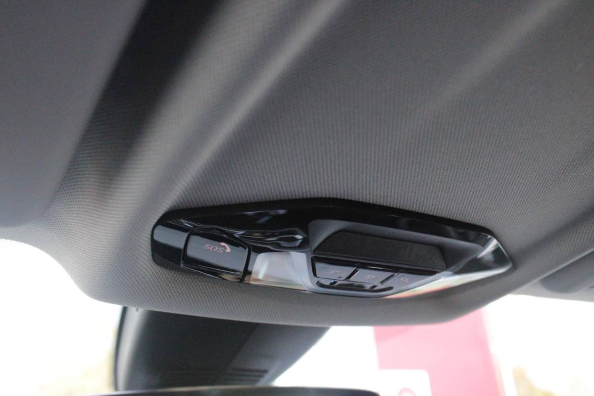 BMW 1 Serie BMW 1-serie 116i AUTOMAAT HIGH EXECUTIVE | DRAADLOZE APPLE CARPLAY/ANDROID AUTO | NAVIGATIE | PARKEERSENSOREN VOOR + ACHTER | SHADOW LINE | STOEL VERWARMING | CRUISE CONTROL | DAB+ RADIO | 17″ LICHTMETALEN VELGEN | DRAADLOZE TELEFOONLADER |