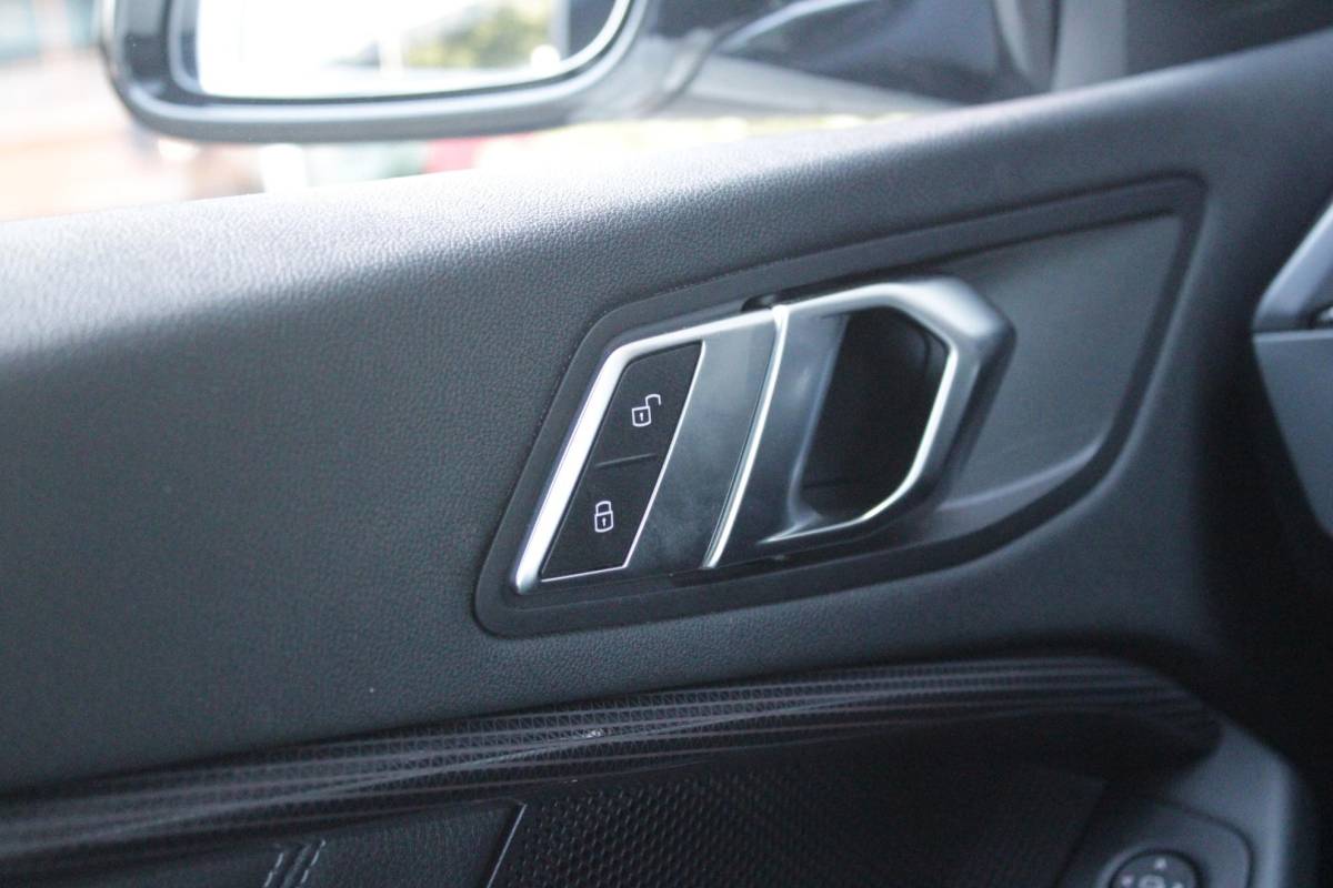 BMW 1 Serie BMW 1-serie 116i AUTOMAAT HIGH EXECUTIVE | DRAADLOZE APPLE CARPLAY/ANDROID AUTO | NAVIGATIE | PARKEERSENSOREN VOOR + ACHTER | SHADOW LINE | STOEL VERWARMING | CRUISE CONTROL | DAB+ RADIO | 17″ LICHTMETALEN VELGEN | DRAADLOZE TELEFOONLADER |