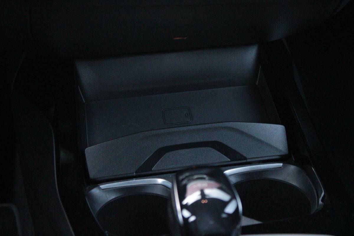 BMW 1 Serie BMW 1-serie 116i AUTOMAAT HIGH EXECUTIVE | DRAADLOZE APPLE CARPLAY/ANDROID AUTO | NAVIGATIE | PARKEERSENSOREN VOOR + ACHTER | SHADOW LINE | STOEL VERWARMING | CRUISE CONTROL | DAB+ RADIO | 17″ LICHTMETALEN VELGEN | DRAADLOZE TELEFOONLADER |