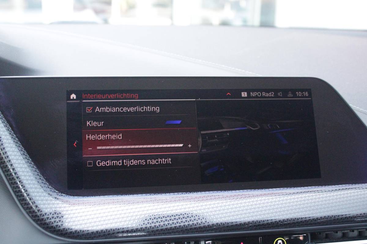 BMW 1 Serie BMW 1-serie 116i AUTOMAAT HIGH EXECUTIVE | DRAADLOZE APPLE CARPLAY/ANDROID AUTO | NAVIGATIE | PARKEERSENSOREN VOOR + ACHTER | SHADOW LINE | STOEL VERWARMING | CRUISE CONTROL | DAB+ RADIO | 17″ LICHTMETALEN VELGEN | DRAADLOZE TELEFOONLADER |